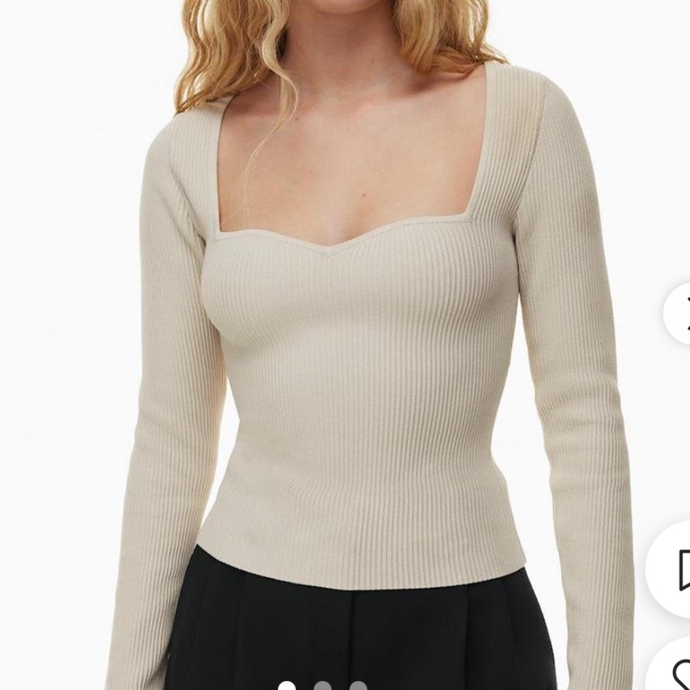 Aritzia Countour ribbed long sleeve top